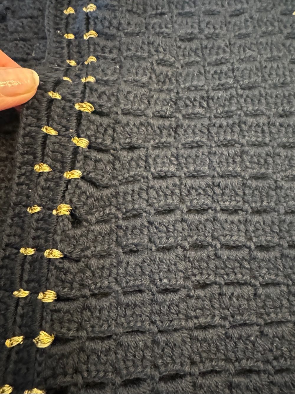 EUC! Lyell Elizabeth Street Navy Crocheted Knit Vest with Gold Accent, sz M - Picture 4 of 10